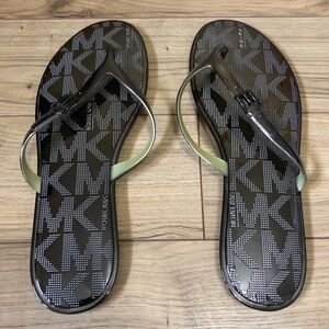 Michael Kors Emery Gunmetal detail Thong Flip-Flop Sandals size 10
